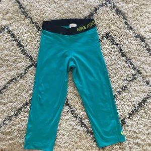 Never been worn Nike pro workout capris